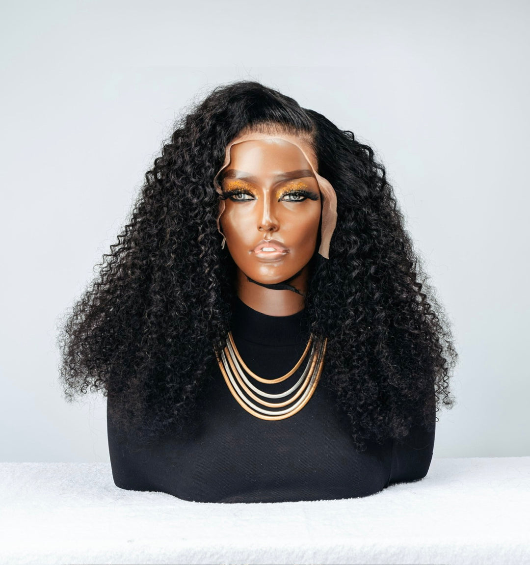 Jerry Curl 13x4 lace frontal wig is Malaysian hair that has good curls.